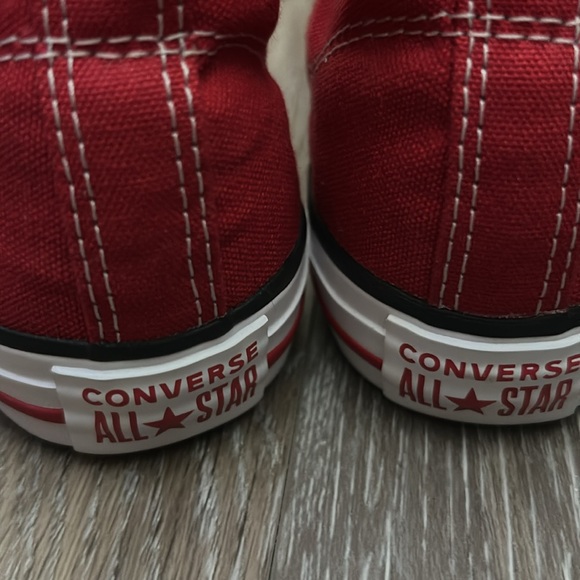Converse Chuck Taylor All Star HiTop Red Jr Size 4 617662F. Like New no tag. - Picture 7 of 7